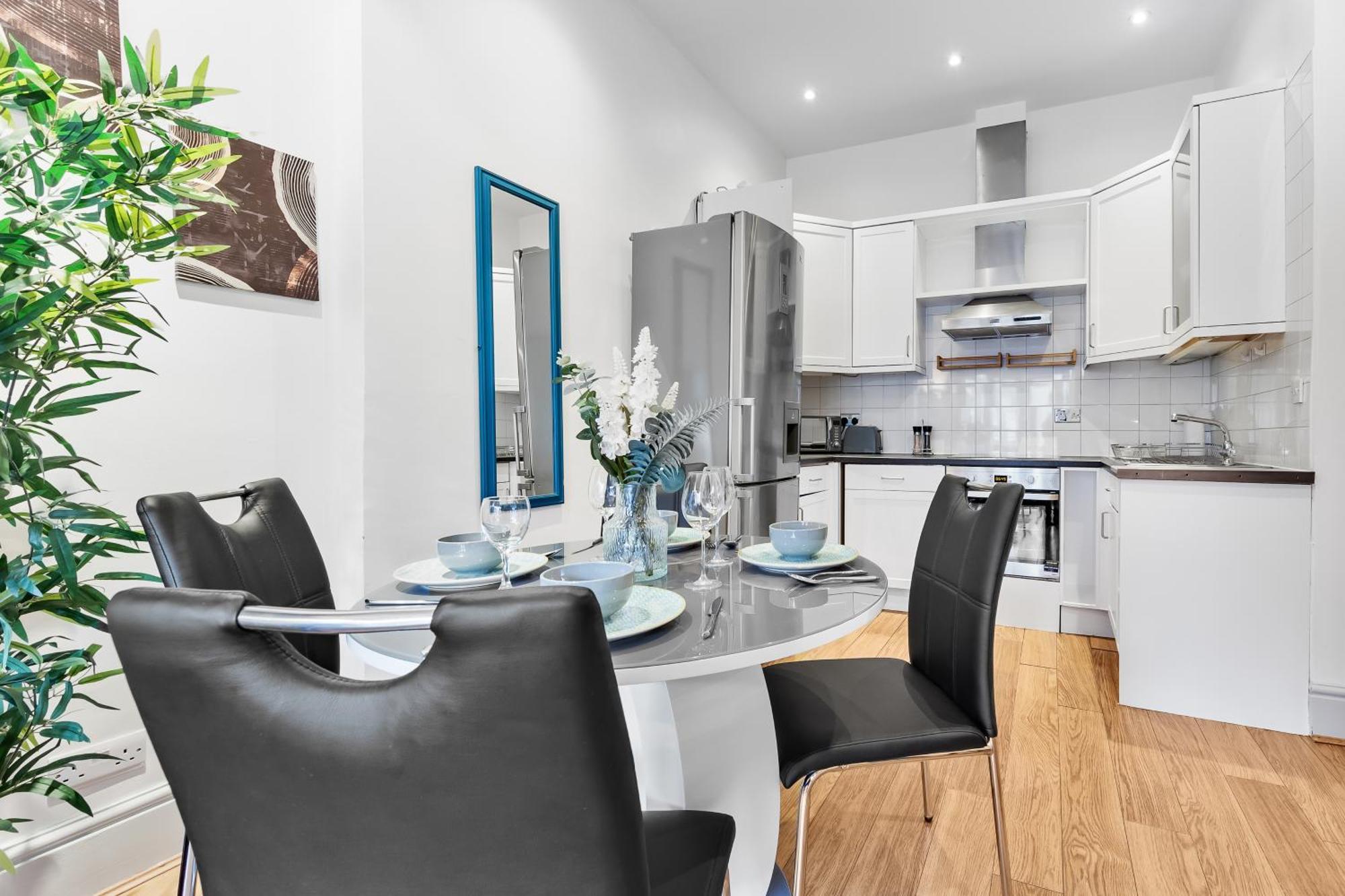 Apartamento Luxurious 3 Bedroom Flat With Balcony In Kensington For 7 Next To Station Near Harrods Londres