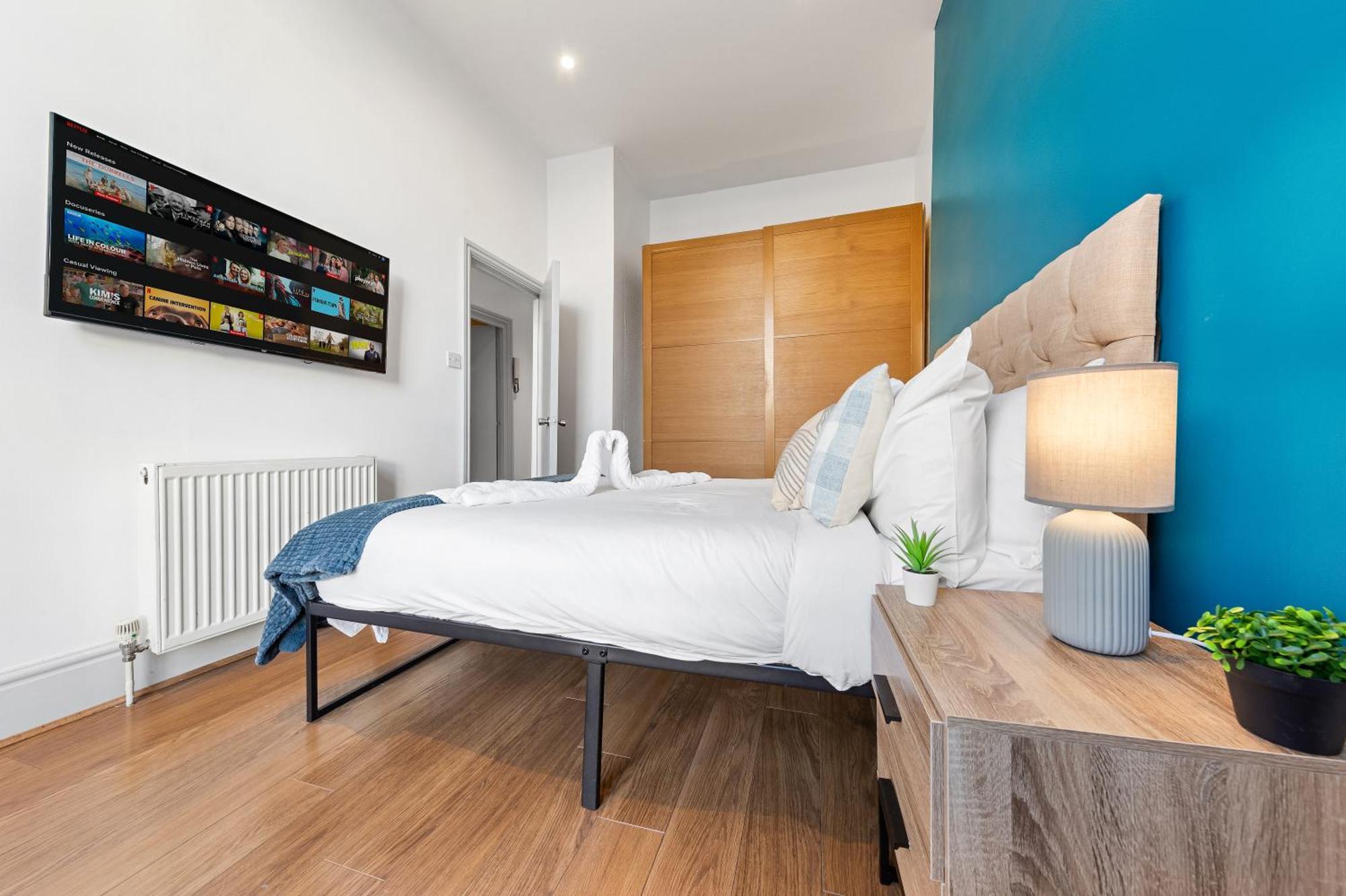 Luxurious 3 Bedroom Flat With Balcony In Kensington For 7 Next To Station Near Harrods Apartamento *