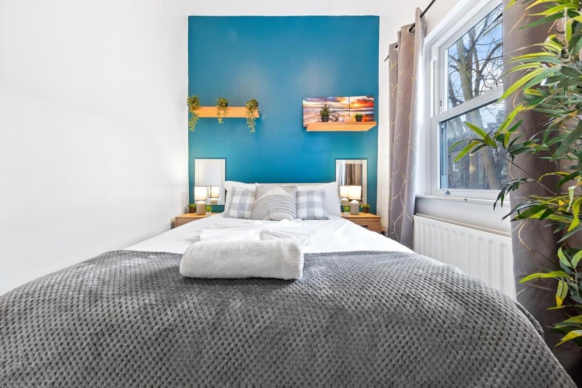 Luxurious 3 Bedroom Flat With Balcony In Kensington For 7 Next To Station Near Harrods Apartamento *